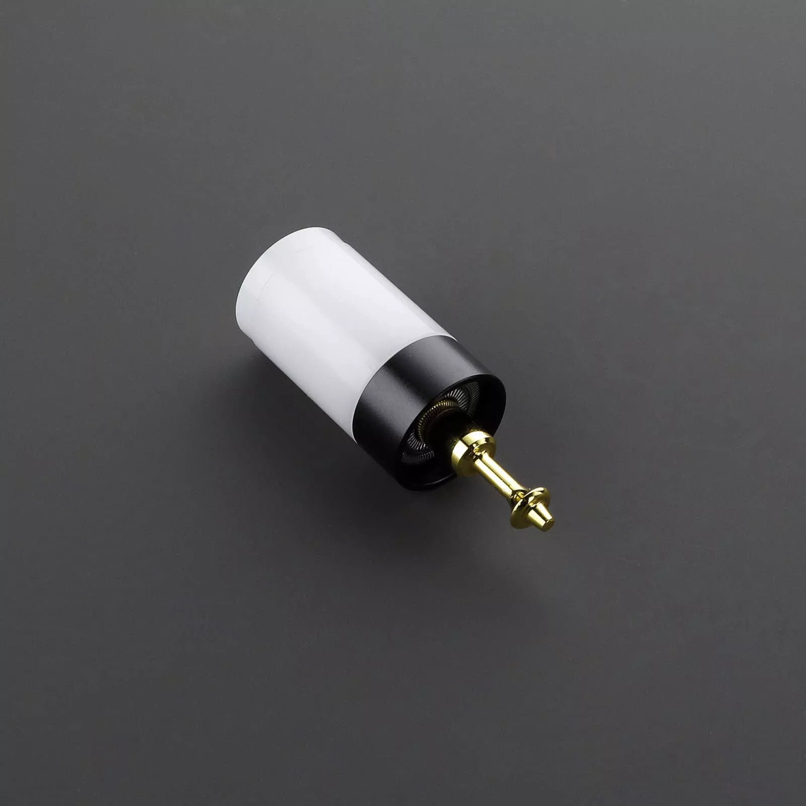 Black 1-inch Blade Plug